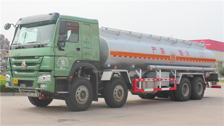 Howo 8x4 20000 Liters Diesel Tanker Truck for Sale in Kenya Kisumu
