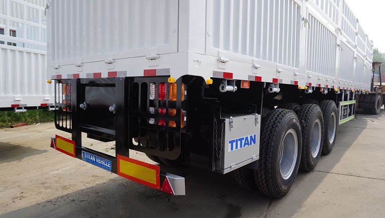 China 3 Axle 60 Ton Fence Cargo Truck Trailer for Sale in Guinea Kindia