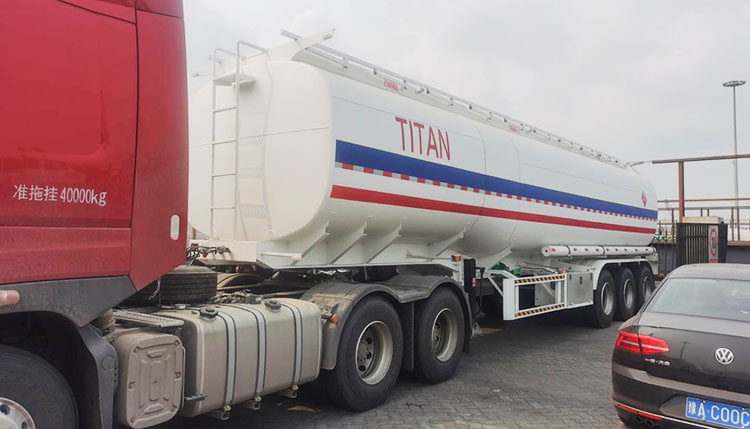 tri axles diesel fuel trailer