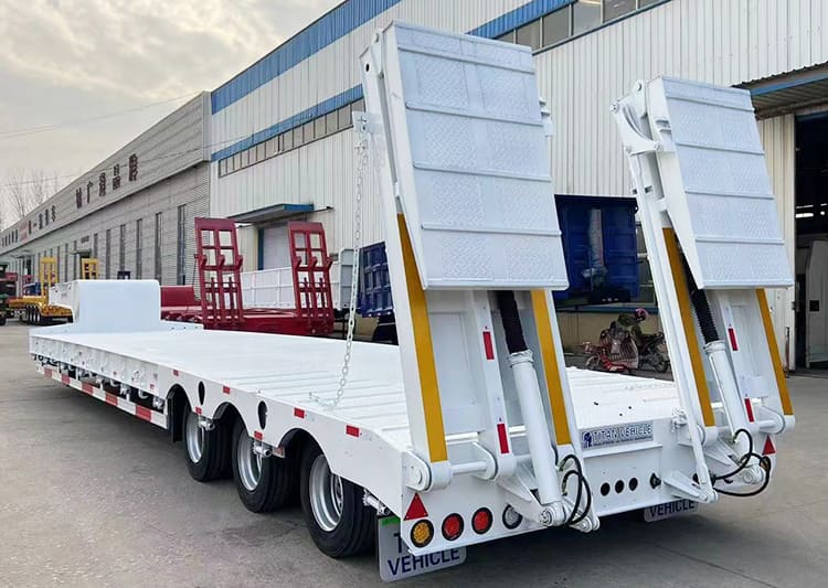 80 Tonne 3 Axle Hydraulic Low Bed Trailer for Sale in Zambia