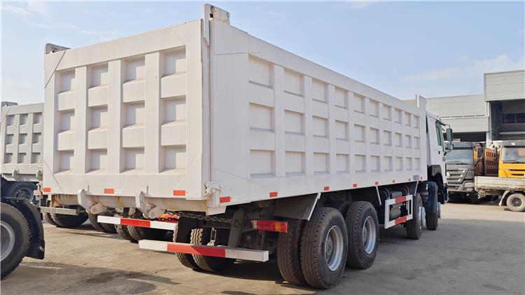 2nd Hand Trucks Howo Dump Truck 8x4 for Sale In Zambia