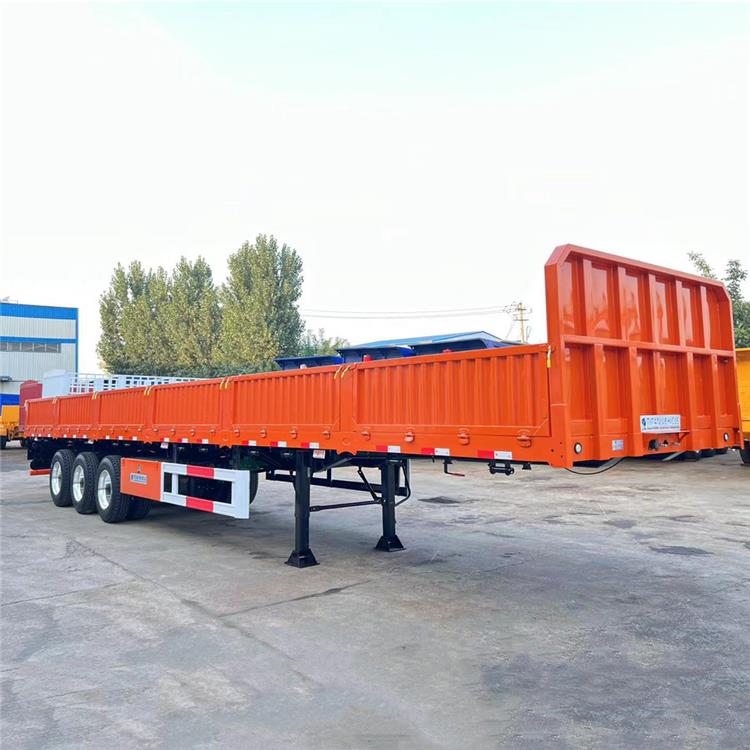 Triaxle Trailer with Board