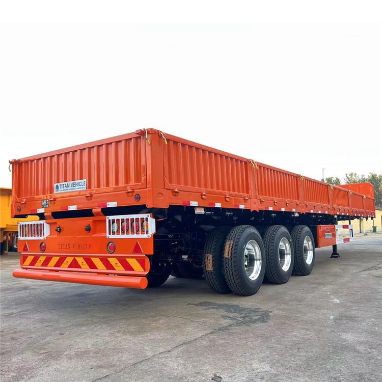Triaxle Trailer with Board